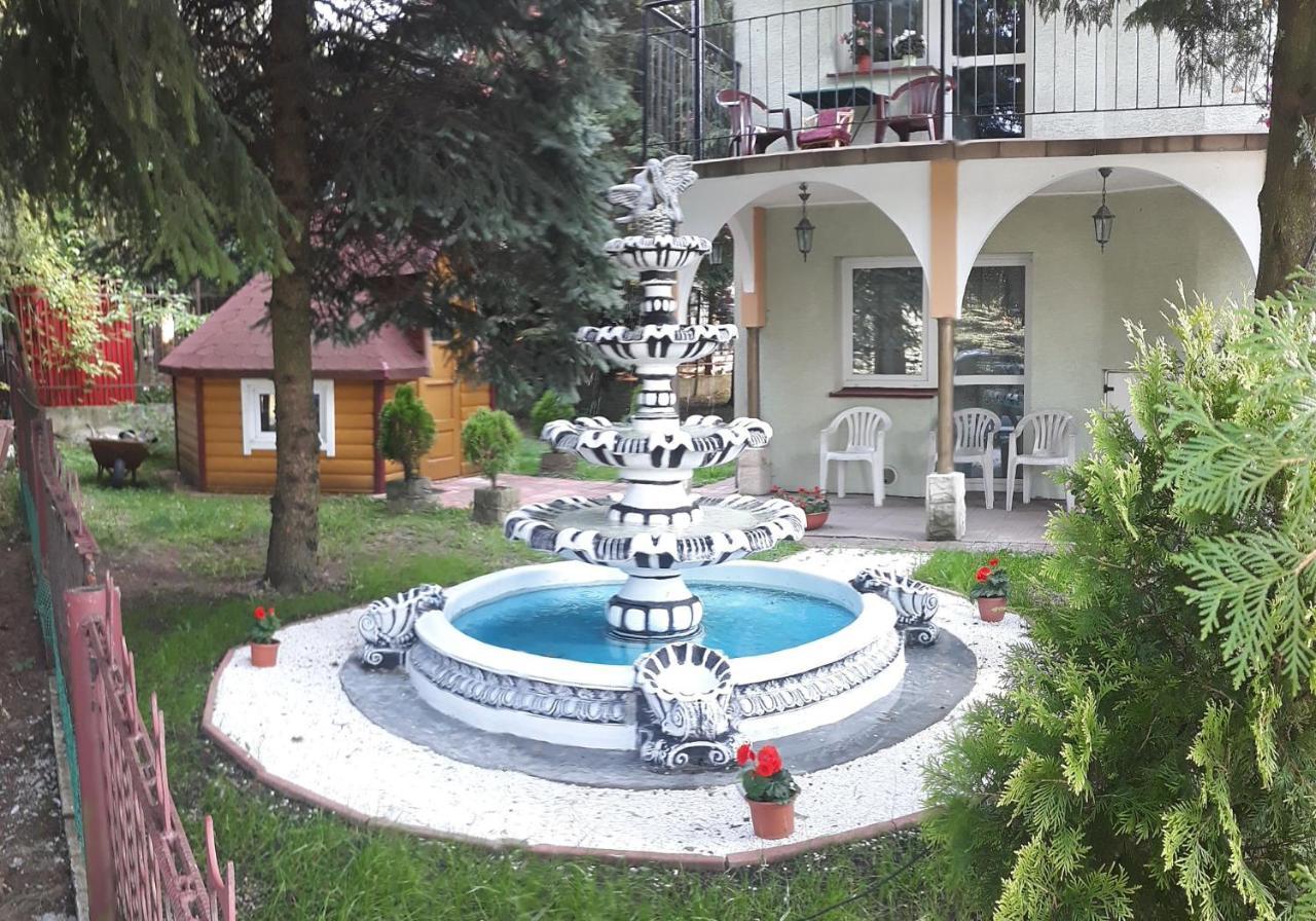 Maxim Pokoje Goscinne Iwonicz-Zdroj Luaran gambar