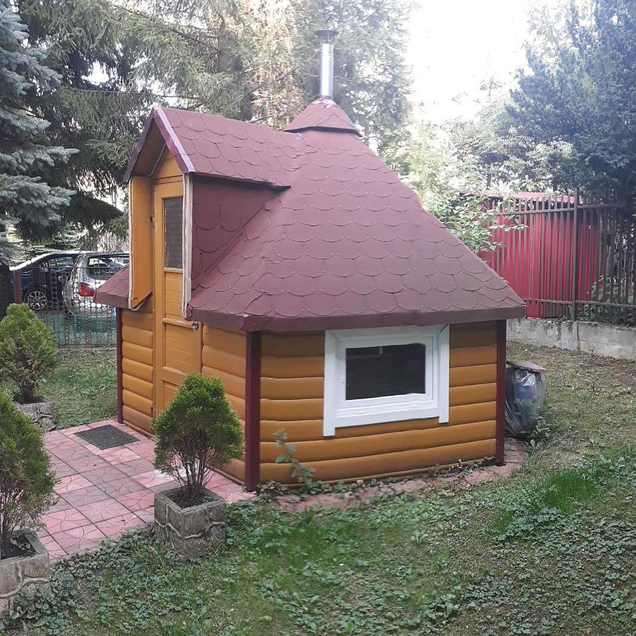 Maxim Pokoje Goscinne Iwonicz-Zdroj Luaran gambar