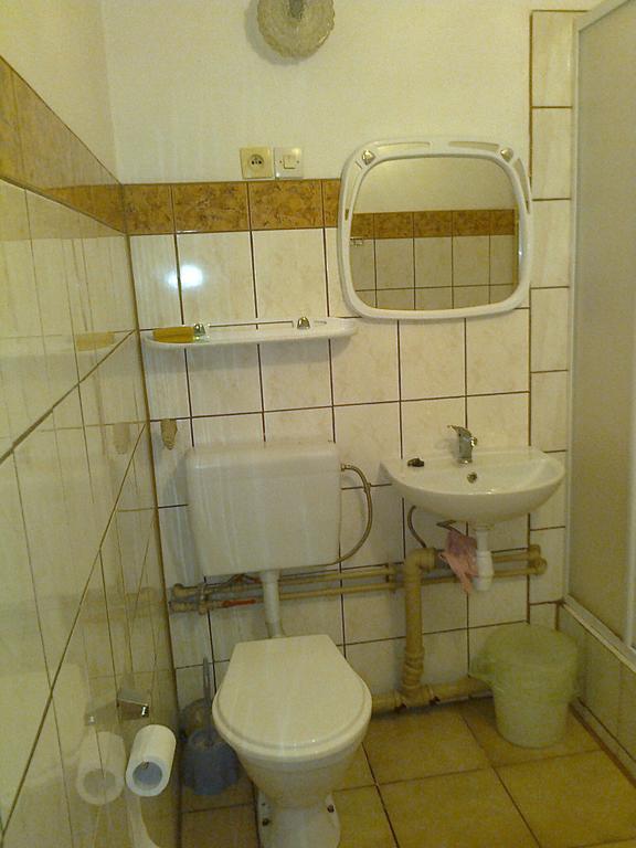 Maxim Pokoje Goscinne Iwonicz-Zdroj Luaran gambar